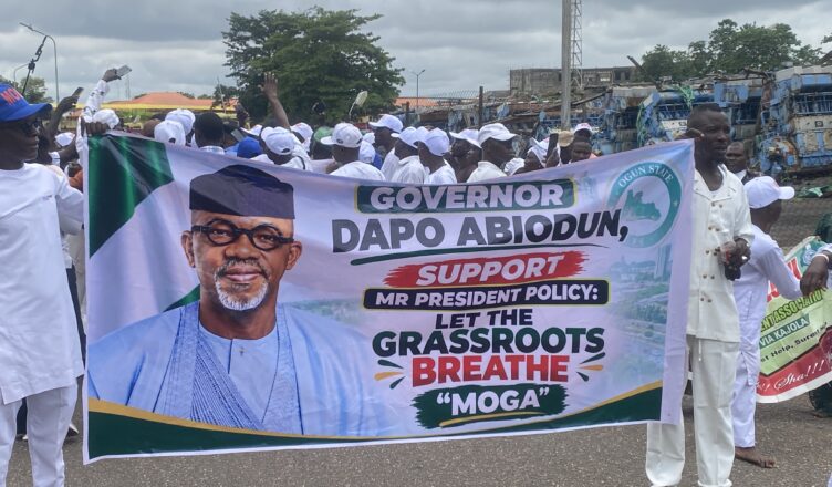 ‘Our Bare Feet Tell the Story’: Ogun Residents Protest Roads, Tax Burden at Secretariat